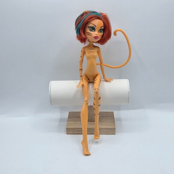 Mattel Monster High Doll Freaky Field Trip Toralei Stripe Tiger Cat 2011 - Picture 1 of 8